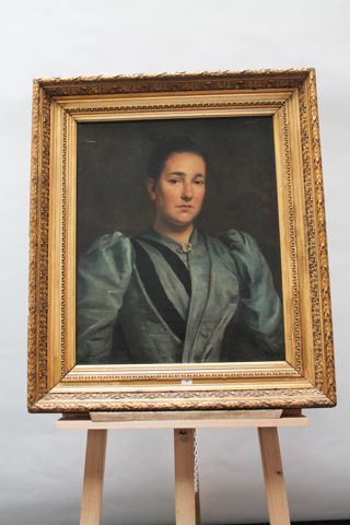 DE LABOULAYE Paul (1849-1926) "Jeune Femme à la robe verte", XIXe, huile sur toile,...