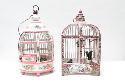 null Deux cages à oiseaux en faïence stannifère, l'une rectangulaire à décor de paysages...