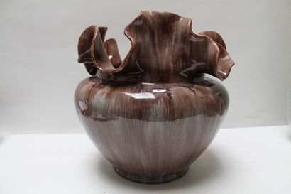 null Cache-pot d'époque Art nouveau, circa 1900, céramique glaçurée, d. 38 cm.