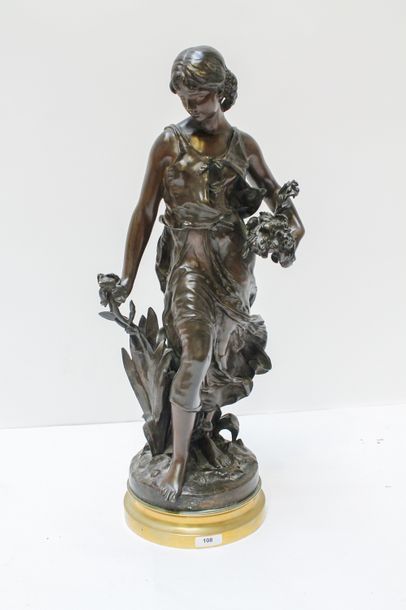 null ANONYME, "Femme au panier de fleurs", XXe, épreuve en bronze, h. 45 cm env.