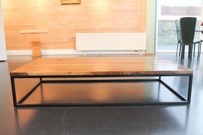 null Grande table basse contemporaine, XXIe, noyer verni et acier laqué, 35x178x92...