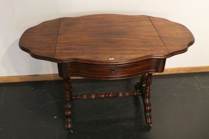 null Petite table ovale à rabats d'époque Louis-Philippe ouvrant par un tiroir en...