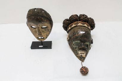 ART TRIBAL Masque salampasu (Congo), XXe, bois sculpté à rehauts d'engobe, métal...