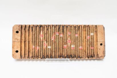 null Forme de presse à cigares en bois, 6x55,5x20 cm.