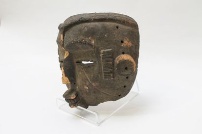 ART TRIBAL Masque Igbo, Nigeria, h. 23 cm [accidents et manques].