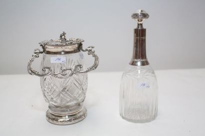 null Flacon et pot à olives, XIX-XXe, verre taillé à montures en argent/métal argenté,...