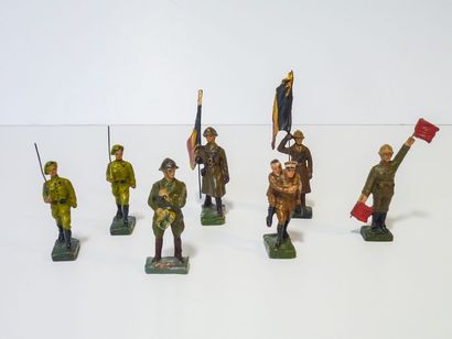 DURSO Ensemble de soldats et porte-drapeau belges, sept pièces.
