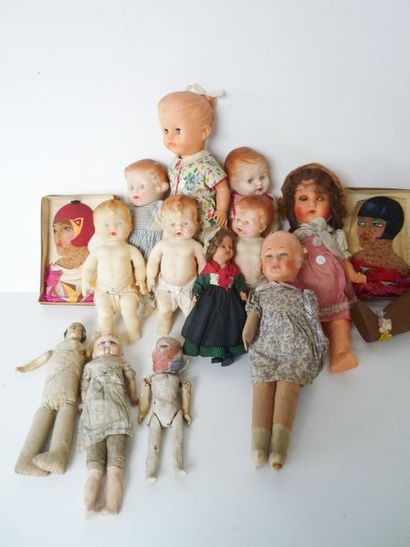 null VARIA, quinze poupées anciennes dont huit déshabillées de marques diverses (UNICA,...