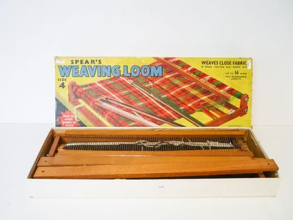 null SPEAR'S GAMES, Weaving Loom (métier à tisser) size 4 [altérations].