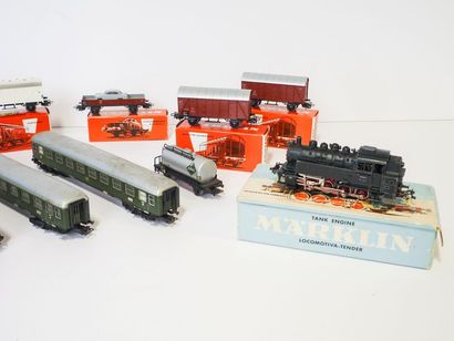 MÄRKLIN H0 Ensemble de matériel roulant généralement en boîtes d'origine, quinze...