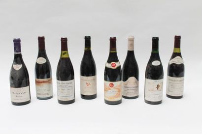 null Ensemble de seize bouteilles de vin rouge [altérations] :

- RHÔNE (LIRAC),...