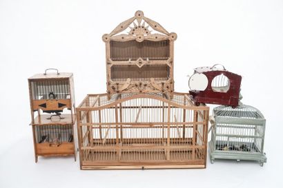 null Collection de cages à oiseaux en bois, neuf pièces [usures et altérations].