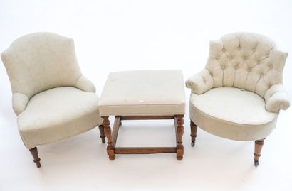 null Deux fauteuils capitonnés dits crapauds, XIXe et XXe, bois, h. 73-78 cm [usures]...