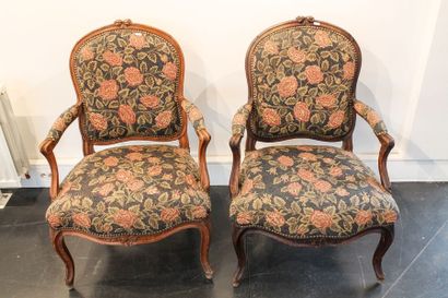 null Paire de fauteuils à la reine Louis XV, XVIIIe-XIXe, bois ciré mouluré et sculpté,...