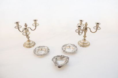 null Paire de candélabres de style Régence à trois bras de lumière, fin XIXe, bronze...