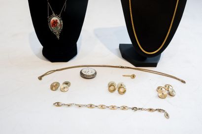 null Varia de bijoux, douze pièces (montre de gousset, pendentif et son coulant,...
