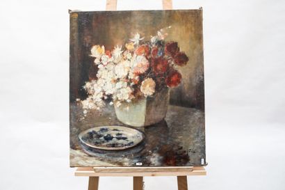 null ILLISIBLE, "Bouquet", XXe, huile sur toile, signée en bas à droite, 70x60 cm...