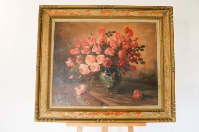 ECOLE FRANCAISE "Bouquet de roses", XXe, huile sur toile, signée en bas à gauche,...