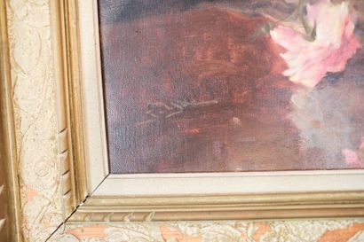 ECOLE FRANCAISE "Bouquet de roses", XXe, huile sur toile, signée en bas à gauche,...