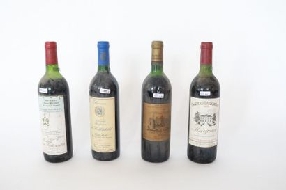 BORDEAUX Rouge, quatre bouteilles :

- (PAUILLAC), Château Mouton-Rothschild 1977...