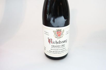 BOURGOGNE (Chambolle-Musigny) Rouge, Richebourg, Grand Cru, 1985, une bouteille.