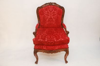 null Important fauteuil à la reine d'époque Louis XV, mi-XVIIIe, hêtre ciré richement...