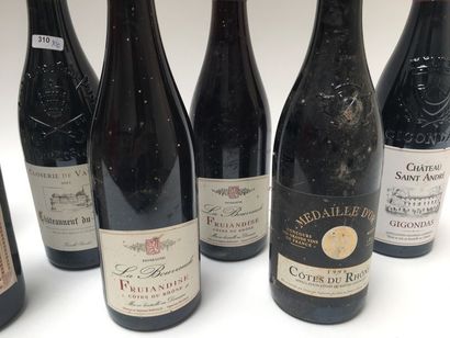 CÔTES-DU-RHÔNE Rouge, dix bouteilles :

- Côtes-du-Rhône 1998, une bouteille ;

-...
