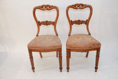 null Paire de chaises d'époque Louis-Philippe, dossier ajouré et pieds antérieurs...