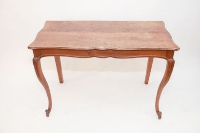 null Table-console de style Louis XV, début XXe, chêne ciré mouluré, 75x112x54 cm...