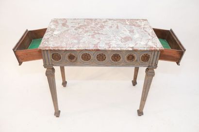null Table-console de style Louis XVI ouvrant par deux tiroirs latéraux en ceinture,...