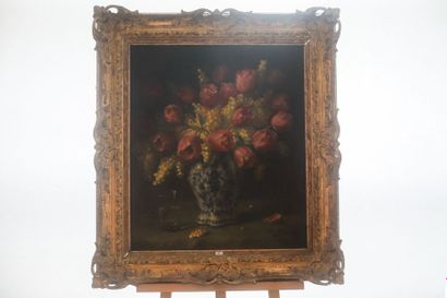Ecole Belge "Bouquet", début XXe, huile sur toile, signée en bas à droite, 75x65...