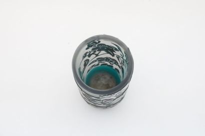 VAL-SAINT-LAMBERT Vase de style Art nouveau, XXe, cristal doublé émeraude taillé...