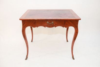 null Table à écrire Louis XV ouvrant par un tiroir en ceinture, XVIII-XIXe, bois...