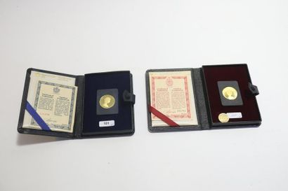 CANADA Deux pièces de 100 dollars en or 22 carats, avec écrins d'origine et certificats,...