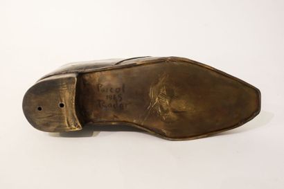 RADAR Pascal (1960) "Paire de souliers", 1985, cuivre à légère patine, signés et...