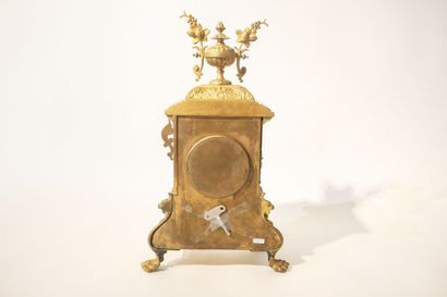 null Pendule-borne d'époque Napoléon III, fin XIXe, bronze ciselé et doré, avec clef,...