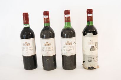 BORDEAUX (PAUILLAC) Rouge, Les Forts de Latour 1983, quatre bouteilles [bas-goulot/mi-épaule,...