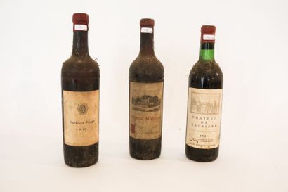 BORDEAUX Rouge, trois bouteilles :

- Château de Gaussens 1971, une bouteille [haut-épaule,...