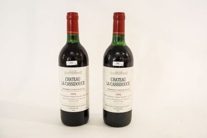BORDEAUX (PREMIÈRES-CÔTES-DE-BLAYE) Rouge, Château La Cassidouce 1992, deux bouteilles...
