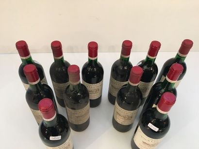 BORDEAUX (Saint-Emilion - Grand Cru) Rouge, Château Tour Lescours 1988, douze bouteilles...