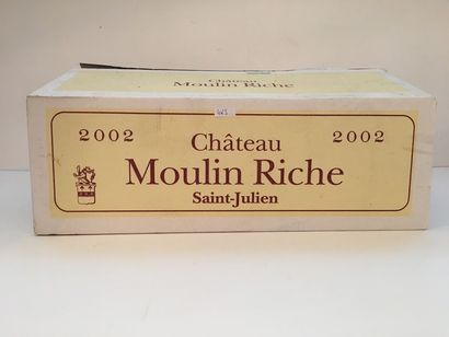 BORDEAUX (SAINT-JULIEN) Rouge, Château Moulin Riche 2002, douze bouteilles dans leur...
