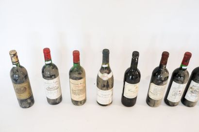 null Lot, treize bouteilles :

- BORDEAUX, rouge, Château Les Gauthiers 1999, une...