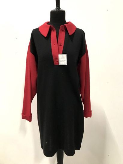 null Christian DIOR Boutique 

Robe en lainage noir et rouge, col chemise (T. 42...