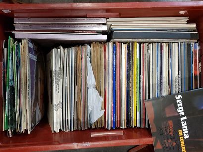 null MUSIQUE : 1 caisse de disques 33 tours essentiellement, certains dédicacés