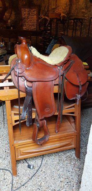 null Two WESTERN leather saddles.



A) J.E. KAMP MAKER WOOSTER OHIO

B) DALE MARTIN...