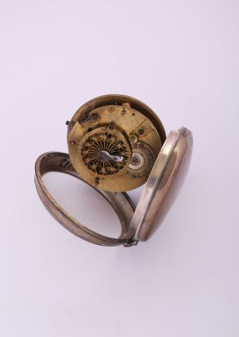 null Deux montres à verge en argent sans signature, milieu du XVIIIe siècle. D. 44...