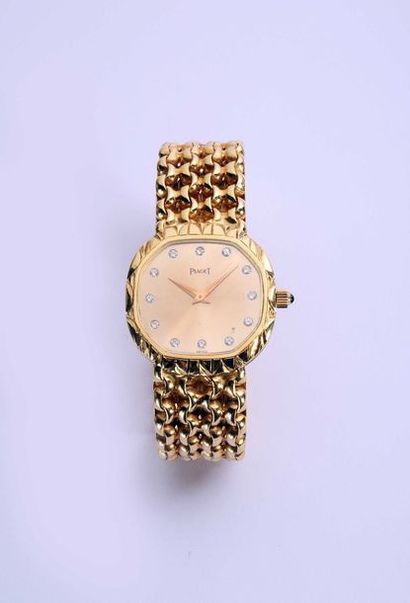 null Piaget. Ladies' watch in yellow gold 750°/00. Signed dial. Diamond indexes....