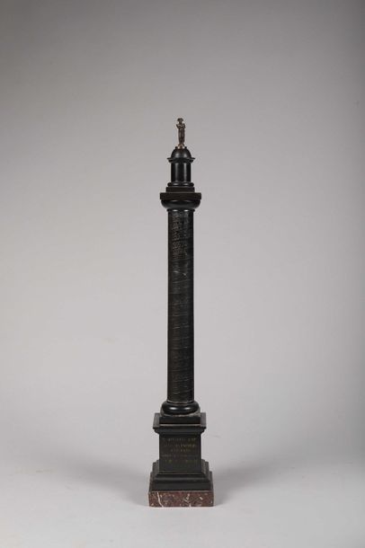 null Colonne miniature inspirée de la colonne de Marc-Aurèle dite aussi colonne Antonine...