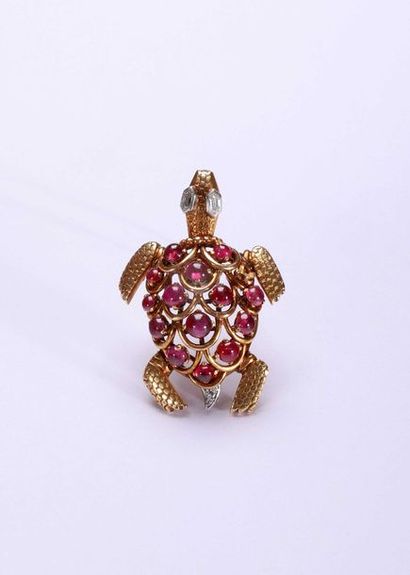 null Cartier Paris. Broche figurant une tortue en or jaune 750°/00 en platine 950°/00...