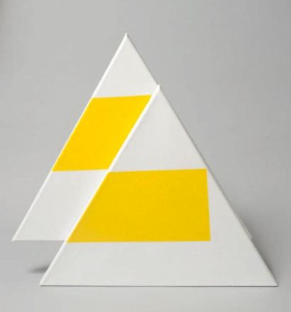 Roland OREPUK Objet jaune n° 11, 4 triangles, Acrylique sur toiles 57 x 54 cm